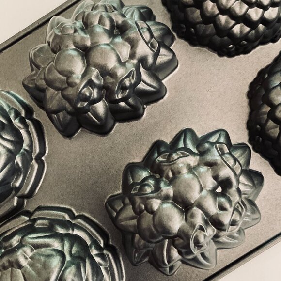 NORDIC WARE Floral Mini Cakes 6 Cup Molds NWT - Picture 4 of 10